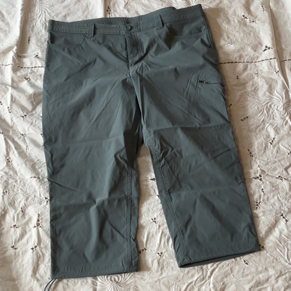 Eddie Bauer Charcoal Capris